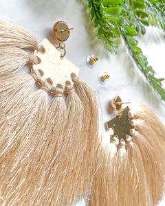 Tassel (beige) | earrings