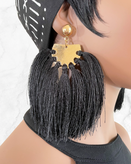 Tassel (black) | earrings