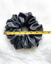Panther | faux leather 2XL scrunchie