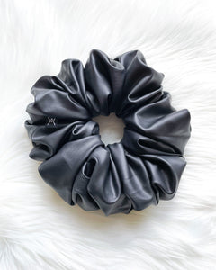 Panther | faux leather 2XL scrunchie